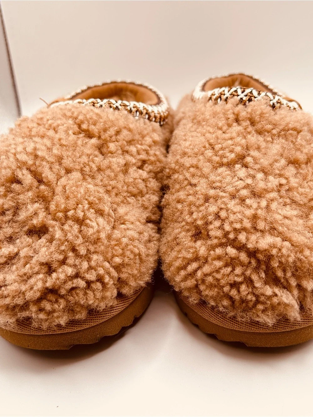 Uggs Cozy Maxi curly Tasman Plush - Chestnut size Kids 11 NWT